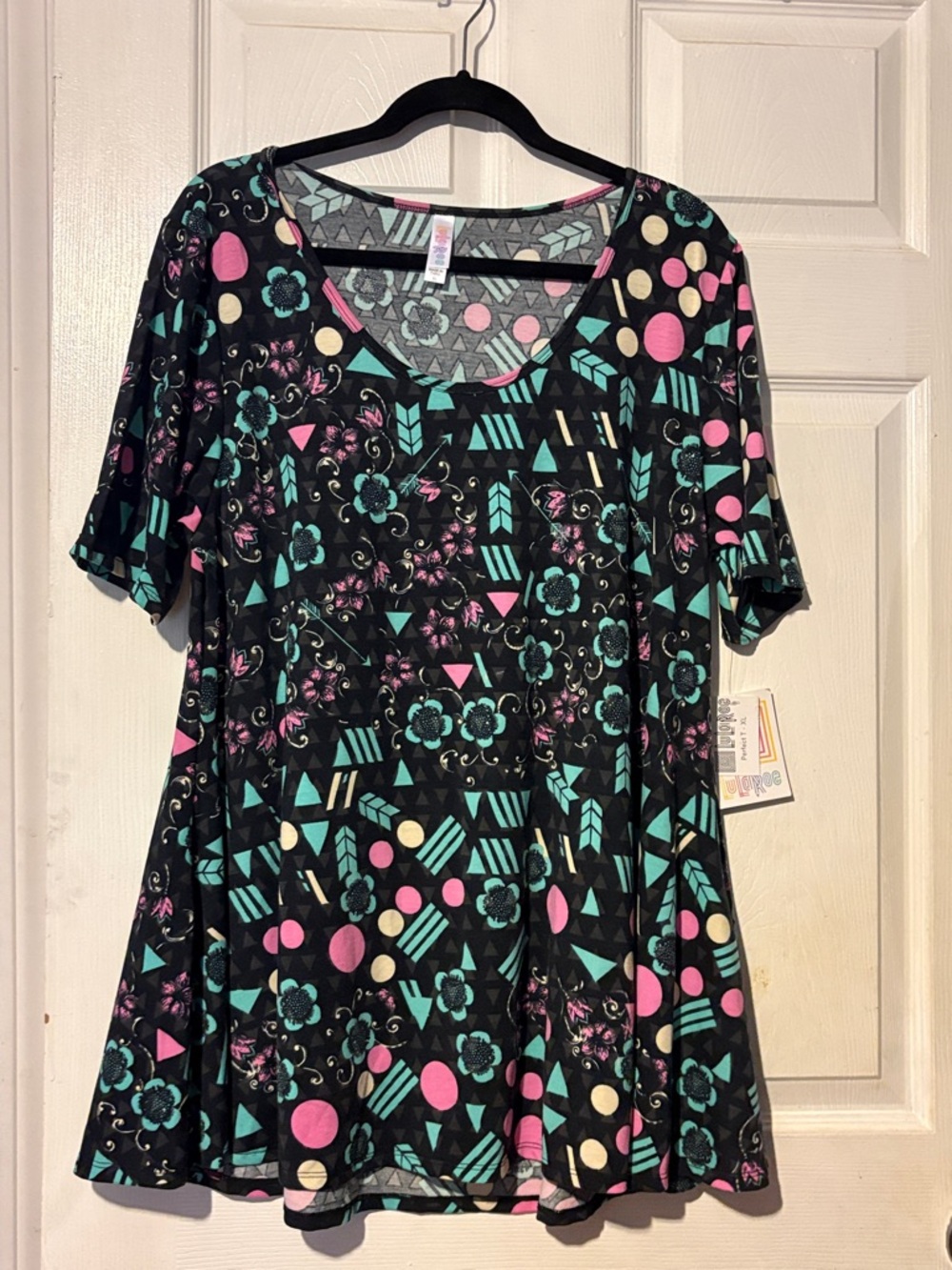 LuLaRoe Perfect Tee Short Sleeve Tunic with Geometric Floral Print